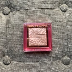 Nabla Skin Glazing in Ozone